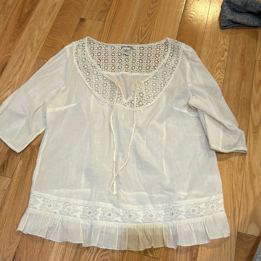 Lucky brand gauzy white crochet detail top M discoloration on top string see pic